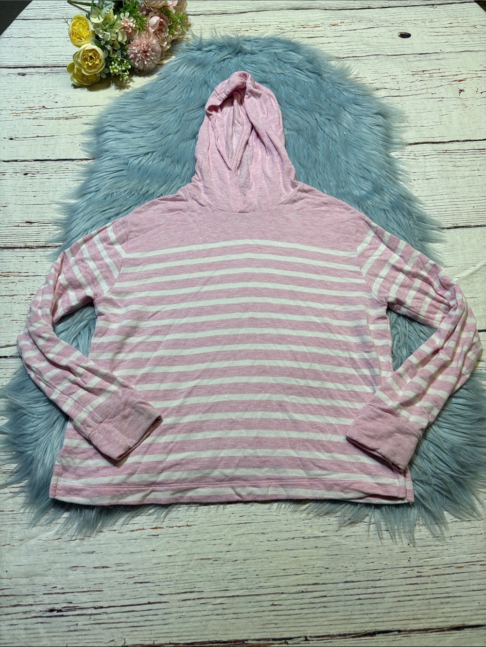 Vineyard Vines Light Pink and White Striped Light Weight Hoodie sz M